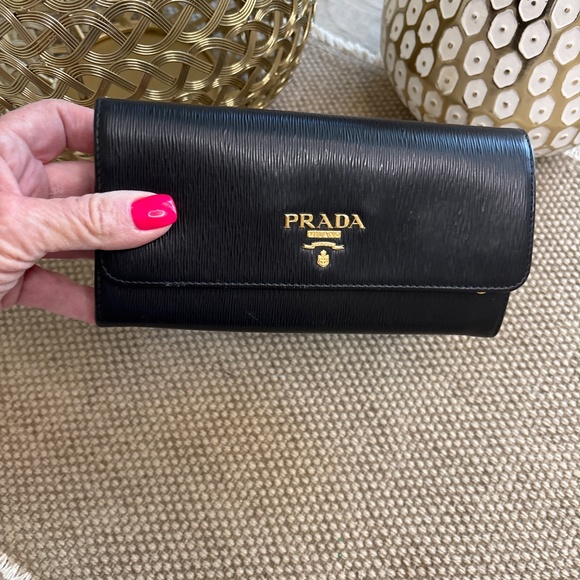 Prada wallet - Picture 2 of 4